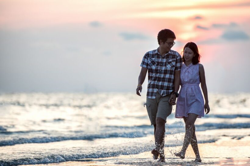 15 Tips for Nurturing Emotional Intimacy: Strengthening Your Relationship with Nonsexual Affection”